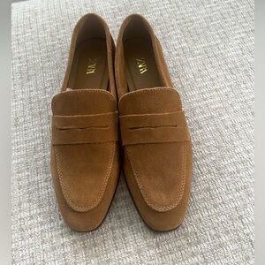 Zara women Brown Suede Loafers in size 6.5.